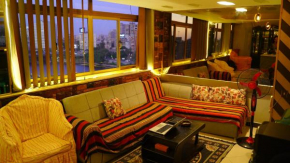 Spacious 2 Bedroom Apt Viewing the Holy Nile, Cairo